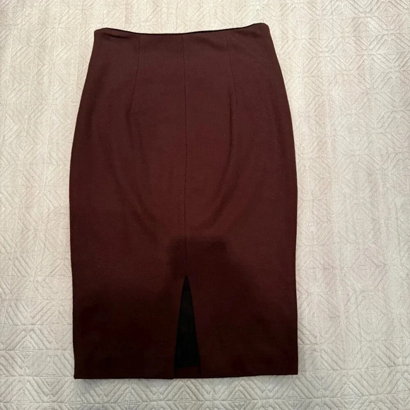 Aubergine Wool Pencil Skirt with  Back Slit, Judith and Charles, US 2 - Picture 5 of 8